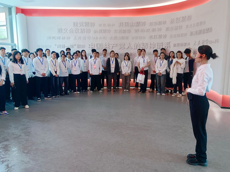 “牢记嘱托跟党走，挺膺担当建新...